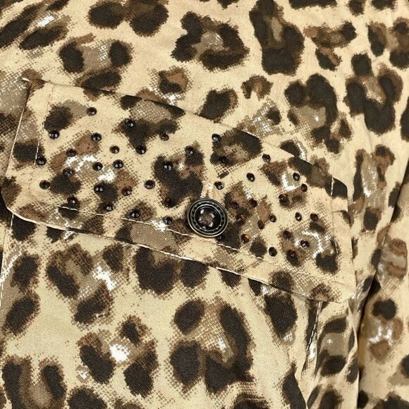 EUC Gloria Vanderbilt Casuals Women’s Leopard Print Button Down Top Size M - Picture 3 of 7